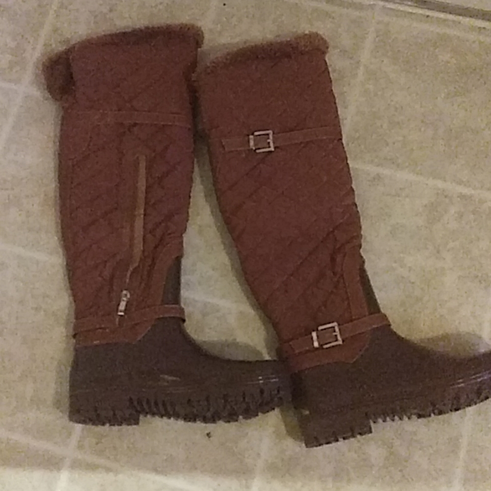Ladies brown rain/snow boots size 10